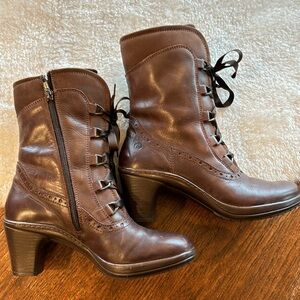 Like new. Joseph seibel boots.